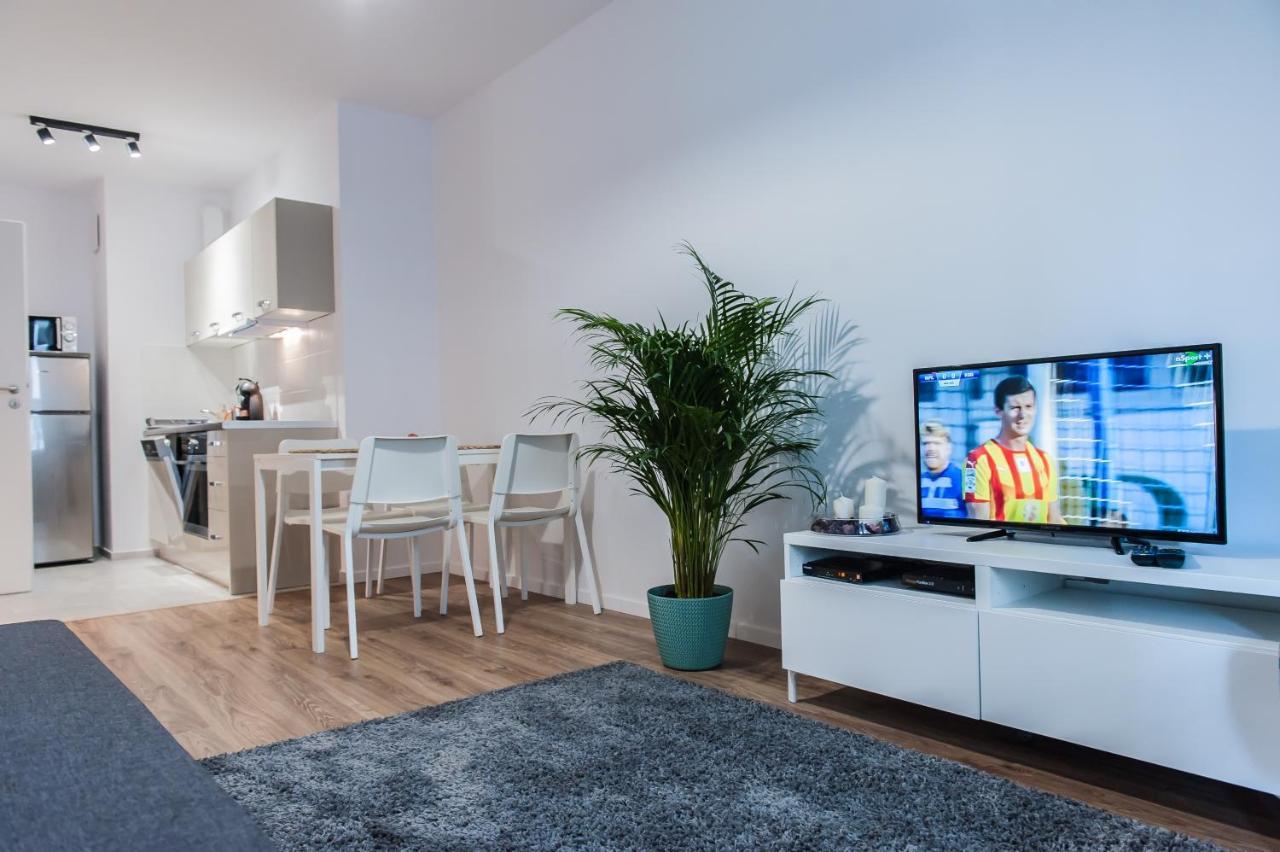 Golden Apartments - Pereca Варшава Екстериор снимка